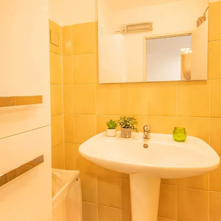 Apartment Cosy Proche Santa-Maria-di-Lota